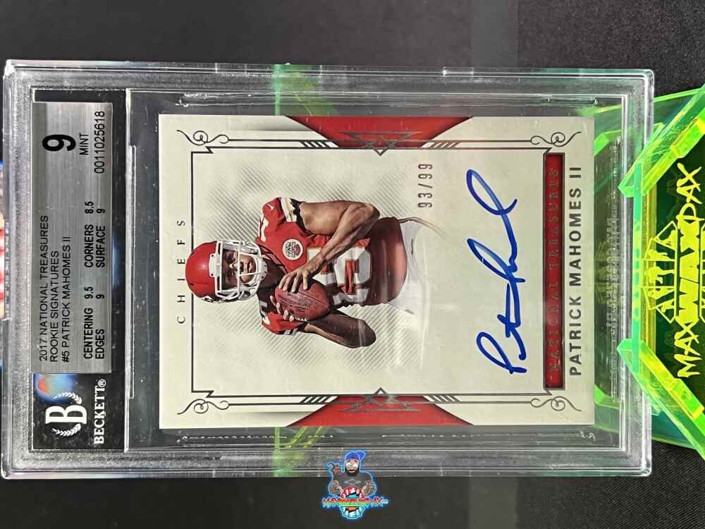 2017 National Treasures Rookie Signature Patrick Mahomes II #5 /99