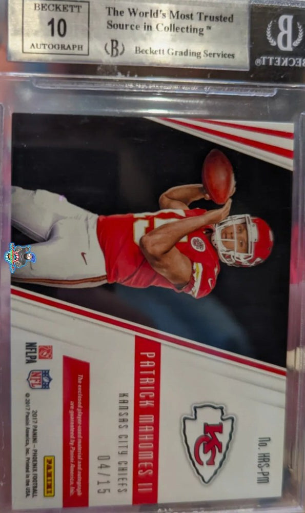 Back of 2017 Panini Phoenix Hot Rookie Material Signature Gloves Patrick Mahomes II #10 /15