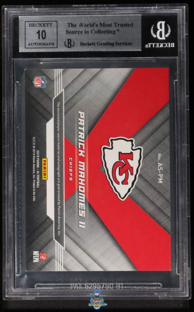 Back of 2019 Panini XR Autograph Swatch Green Patrick Mahomes II #1 /5