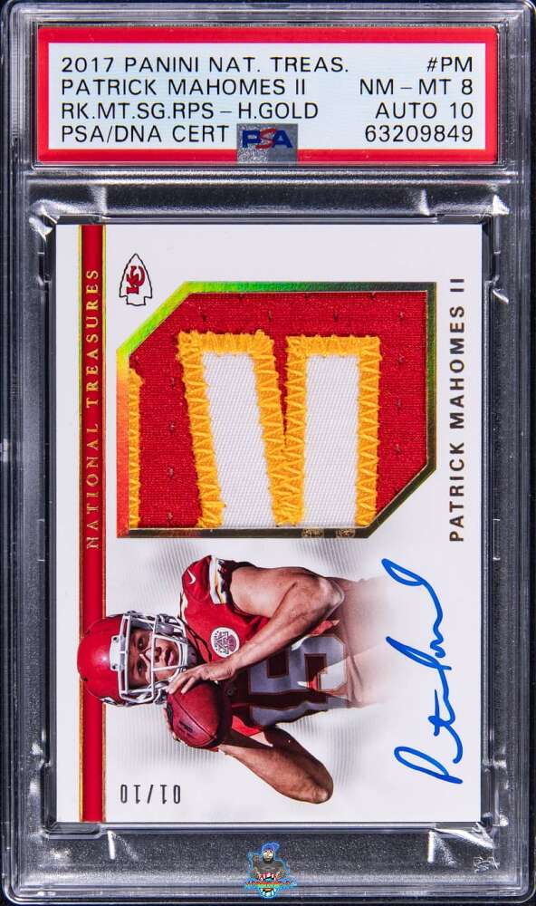 2017 National Treasures Rookie Material Signature Holo Gold Patrick Mahomes II #7 /10