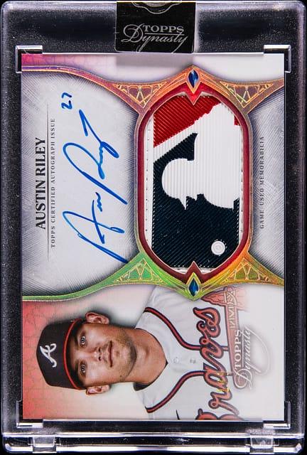 2025 Topps Dynasty Autograph MLB Logoman Patch #AMLP-ARI Austin Riley Signed Game-Used Logoman Patch