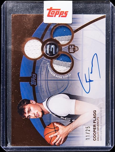 2025-26 Topps 3 Rookie 3 Bronze #RPH-CF Cooper Flagg Signed Rookie Patch Card (#11/25) - Topps Encas